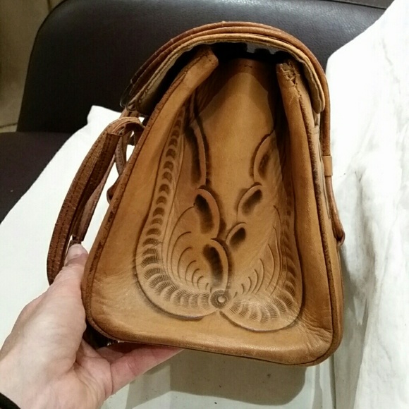 Leather handcrafted purse - Picture 3 of 8